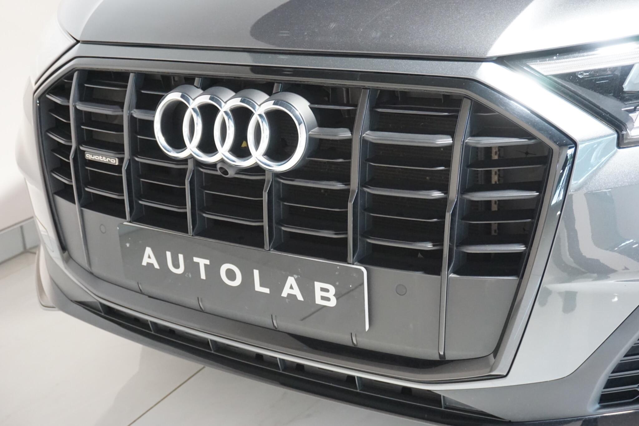Audi Q7 3.0 TFSIe V6 55 Black Edition SUV 5dr Petrol Plug-in Hybrid Tiptronic quattro Euro 6 (s/s) 17.9kWh (381 ps)